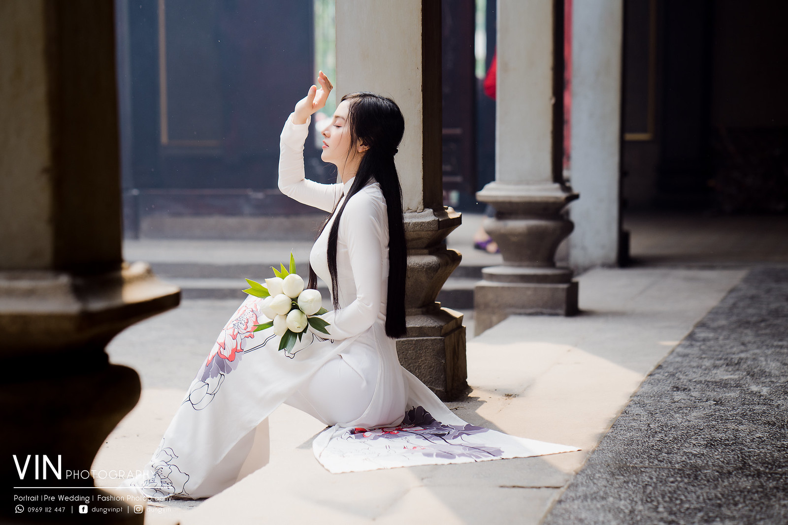Vietnamese beautiful model - Ao dai Vietnamese traditional long dress