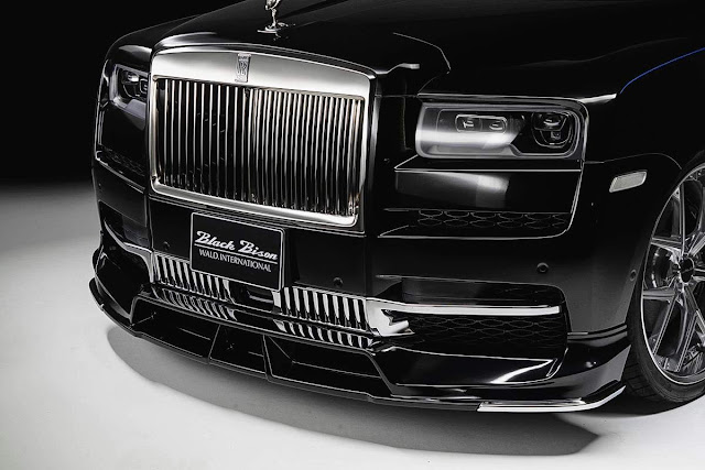 Rolls Royce Cullinan 2020 todo enfeitado chega ao Japão