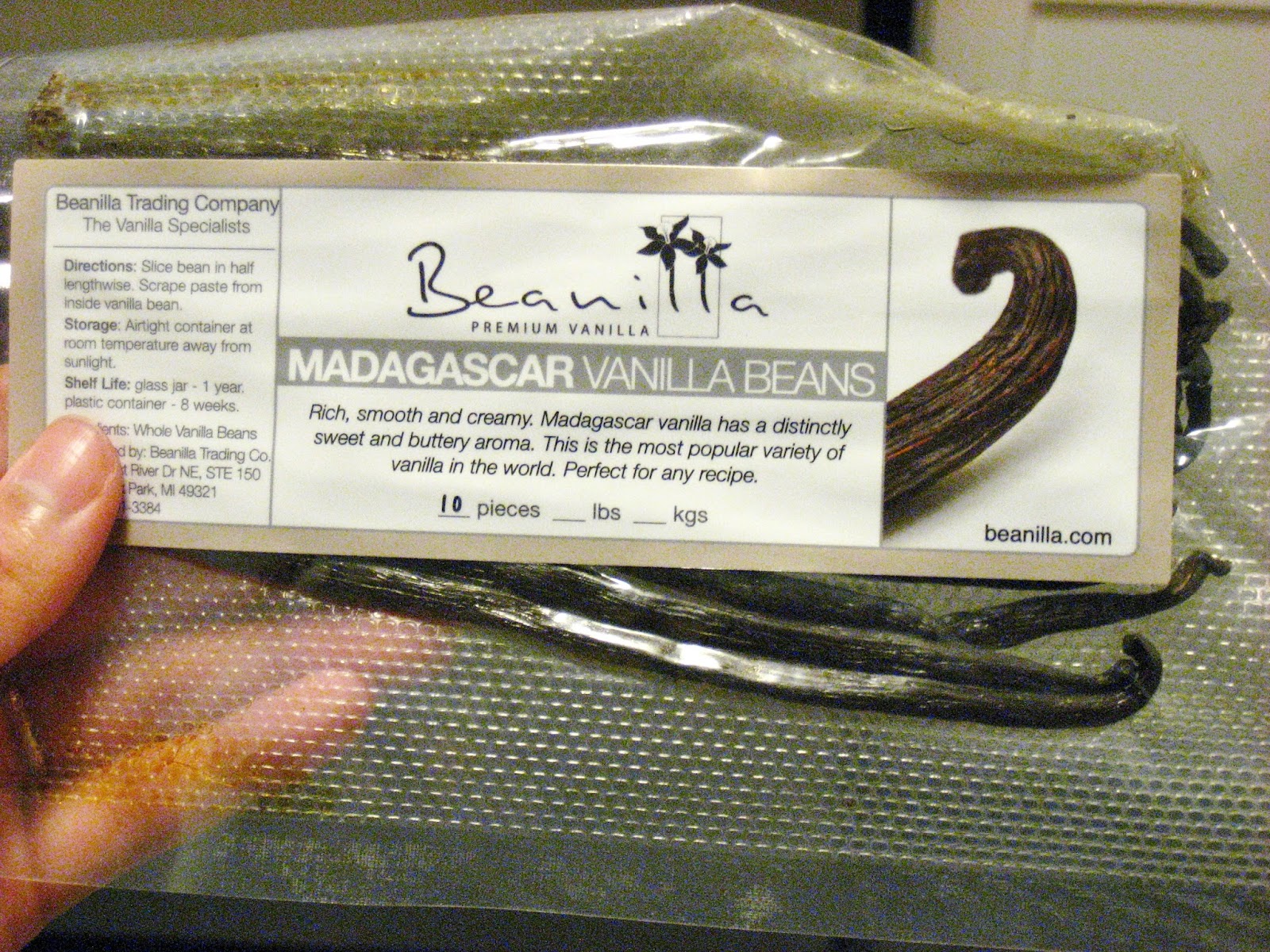 The Foodie Next Door Homemade Vanilla Extract with Rum