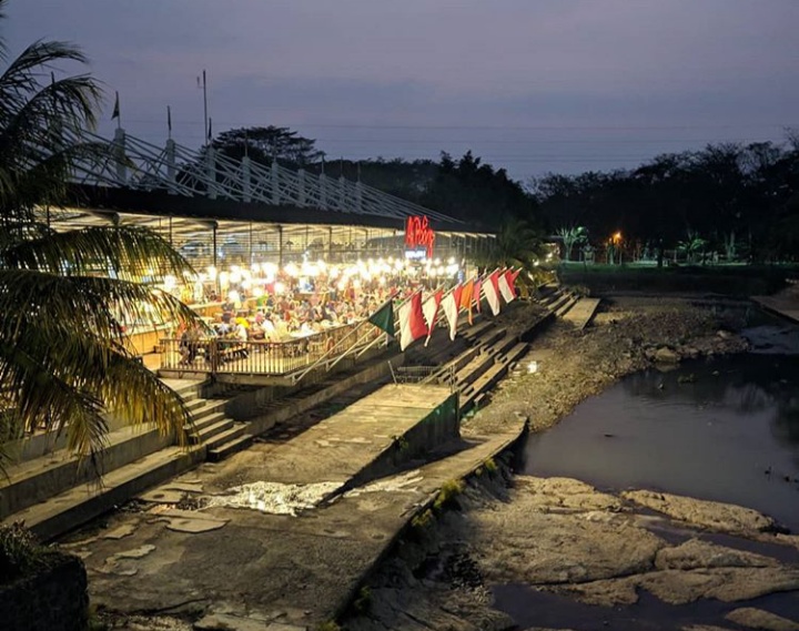 Dowes29.com: Gambar, Lokasi dan Tiket Masuk Pasar AH POONG ...