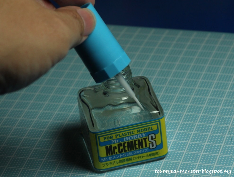 Art and Musings of a Miniature Hobbyist: Review of Mr.Cement S - A new