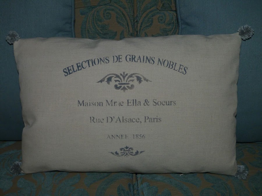 isabelvintage-vintage-almohadon-pompones-estarcido