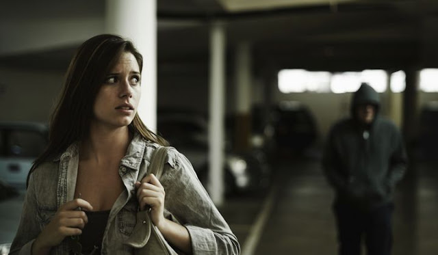 PHOBIE SOCIALE : COMMENT VAINCRE LA PEUR DU REGARD DES AUTRES