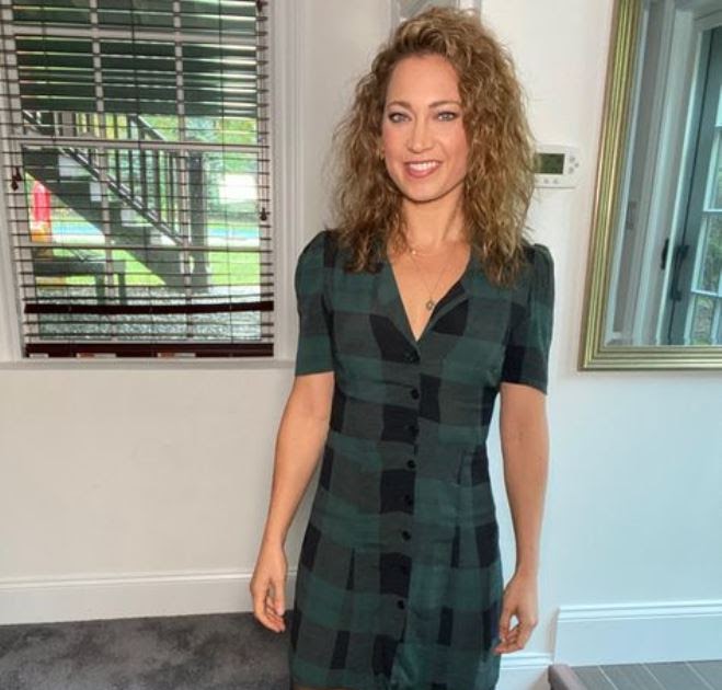 THE APPRECIATION OF NEWSWOMEN WEARING BOOTS BLOG GINGER ZEE IS THE