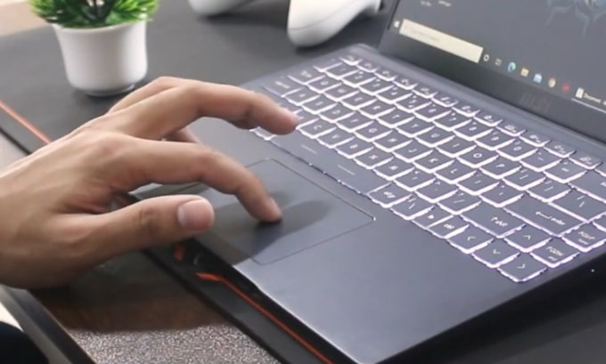 The 4.1-inch precision-enabled touchpad of MSI Modern 14 B4MW laptop.