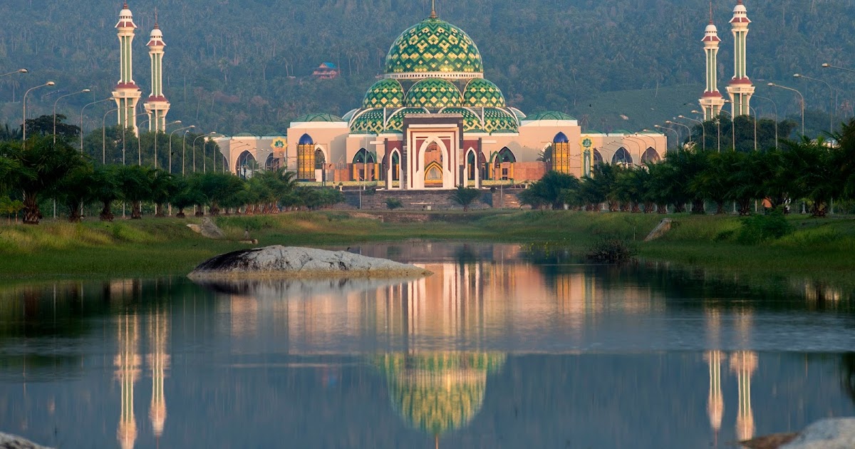 Masjid Agung Natuna Merupakan Icon Wisata Religi di Kepulauan Riau