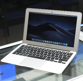 Macbook Air Core i5 ( 11.6-inch ) Mid 2013 di Malang