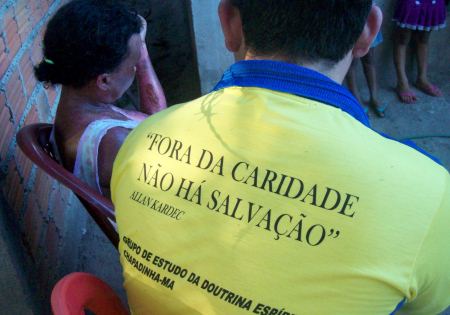 Chapadinha-MA: Vítima de incêndio recebe doações_04