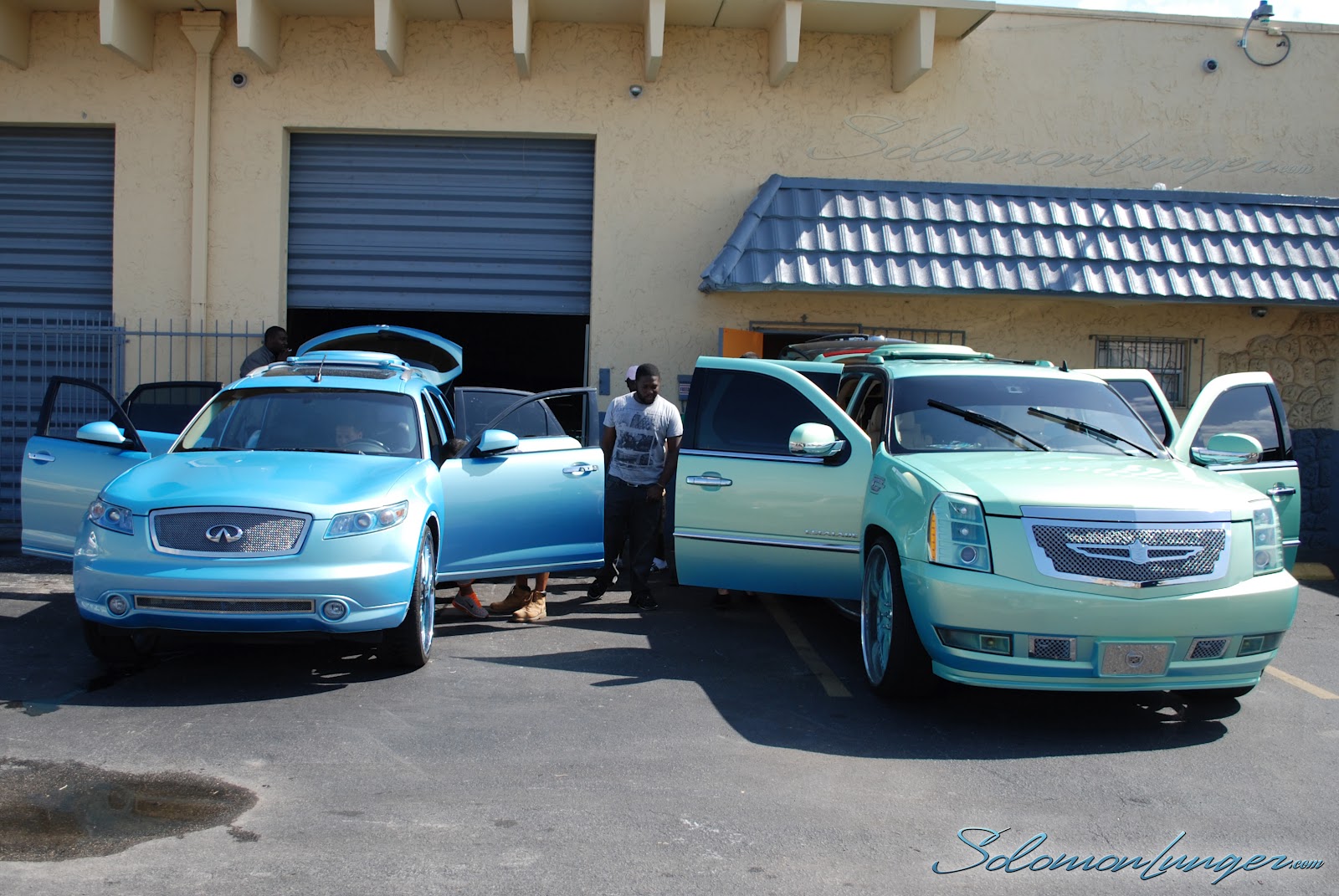 Solomon Lunger Photography Illusion Auto doing it