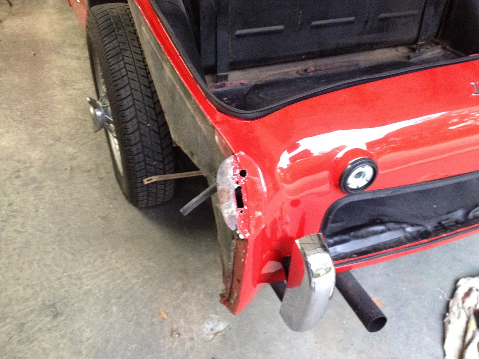 THE SHEFFIELD SHUTTLE BODYWORK CONTINUES...REAR FENDER REMOVAL