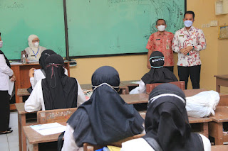 Tinjau Pelaksanaan Tes PPPK, Hartopo : Jangan Tergiur Angin Surga 1 52E17ECE 3833 40FA A365 A98286B57B28