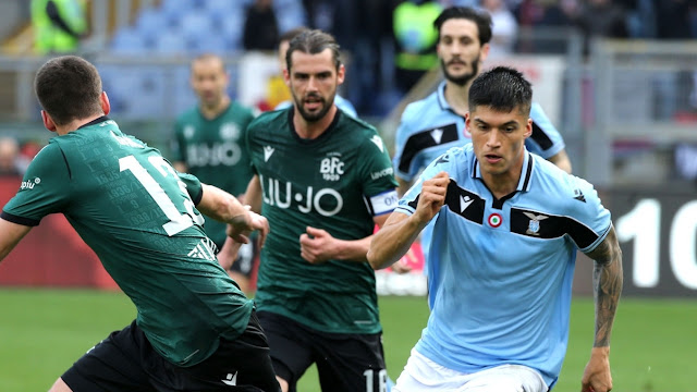 لاتسيو يرتقى لصدارة الدوري الإيطالي مؤقتا لاتسيو يرتقى لصدارة الدوري الإيطالي مؤقتا