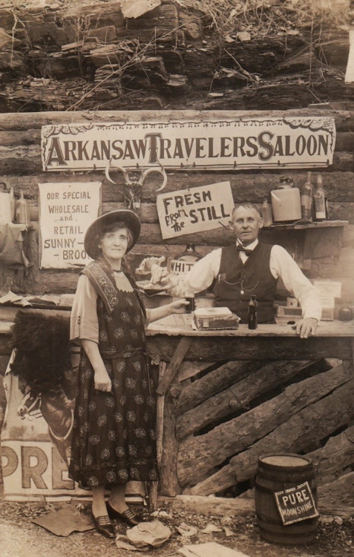 'Arkansaw Traveler’s Saloon' — This is One of the Best Old-time
