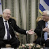 Του Βγήκαν Ξινά Τα Ντολμαδάκια – Έσπασε Η Καρέκλα Του Προέδρου Του Ισραήλ Στο Δείπνο Με Παυλόπουλο