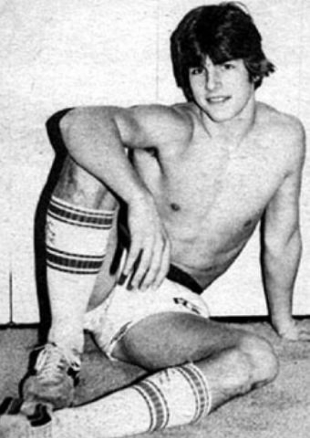 Childhood Photos of Tom Cruise as a Soccer Player During His Time at High S...