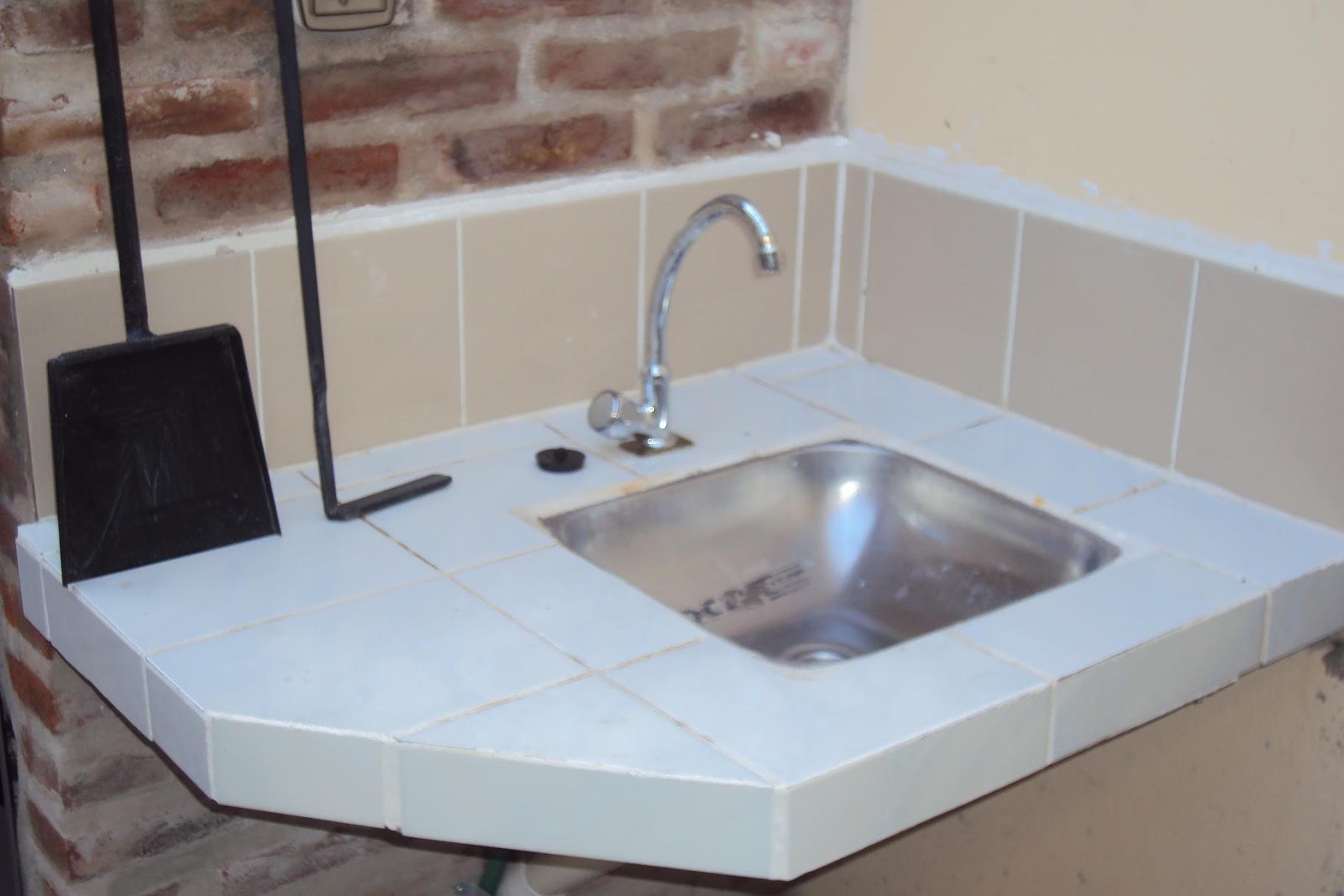 TRABAJAMOS LA MADERA EL HIERRO Y EL ALUMINIO y la combinacion de los