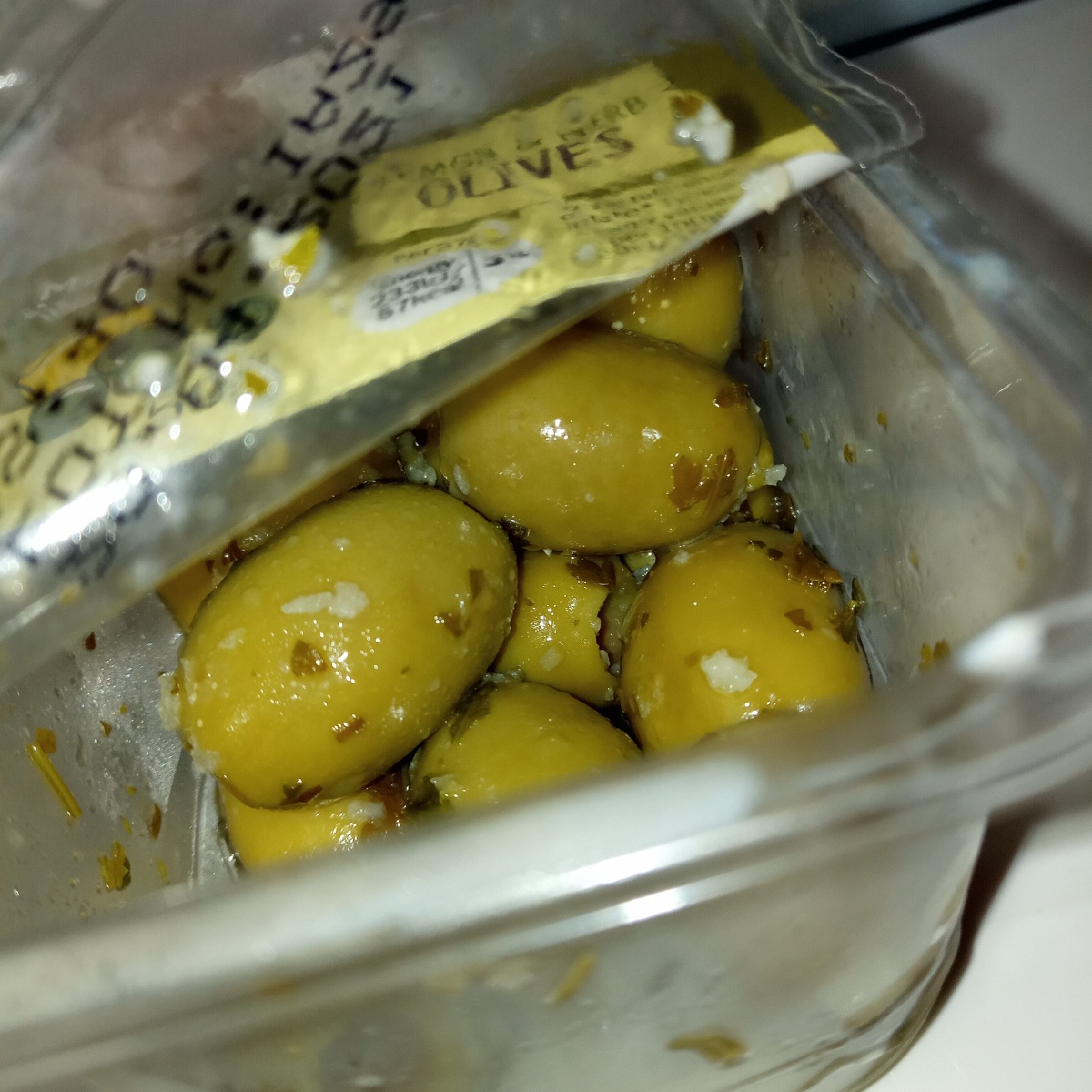Supersupergirl's Food Reviews Lidl Meadow Fresh Lemon & Herb Olives