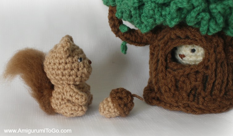 Stinky the Tiny Skunk ~ Amigurumi To Go