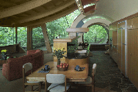 interior rumah pohon khusus orang dewasa