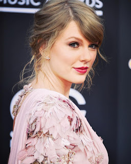 #TaylorSwift,Taylor Swift American singer, Taylor Swift Latest Top images, Hot Images taylor swift, Taylor Swift Hot Dress