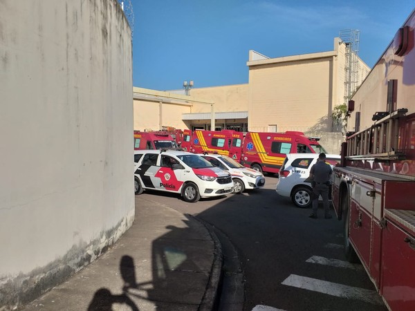 Desabamento de parede mata quatro trabalhadores em obra em hipermercado, em Presidente Prudente Desabamento de parede mata quatro trabalhadores em obra em hipermercado, em Presidente Prudente