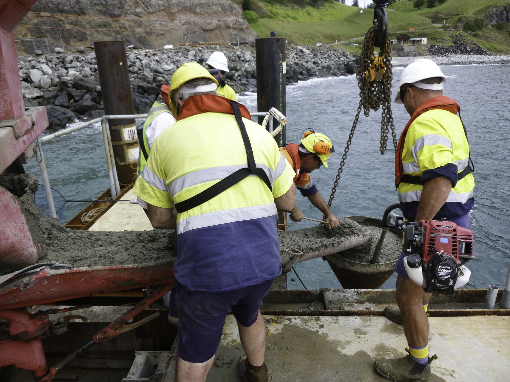 How to Perform Underwater Concreting Using Tremie Method?