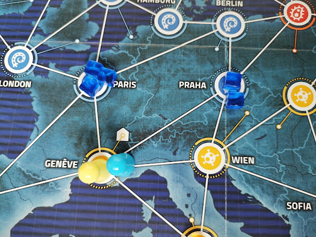 najlepsze rodzinne gry kooperacyjne z prostymi zasadami na zdjęciu fragment planszy w trakcie rozgrywki