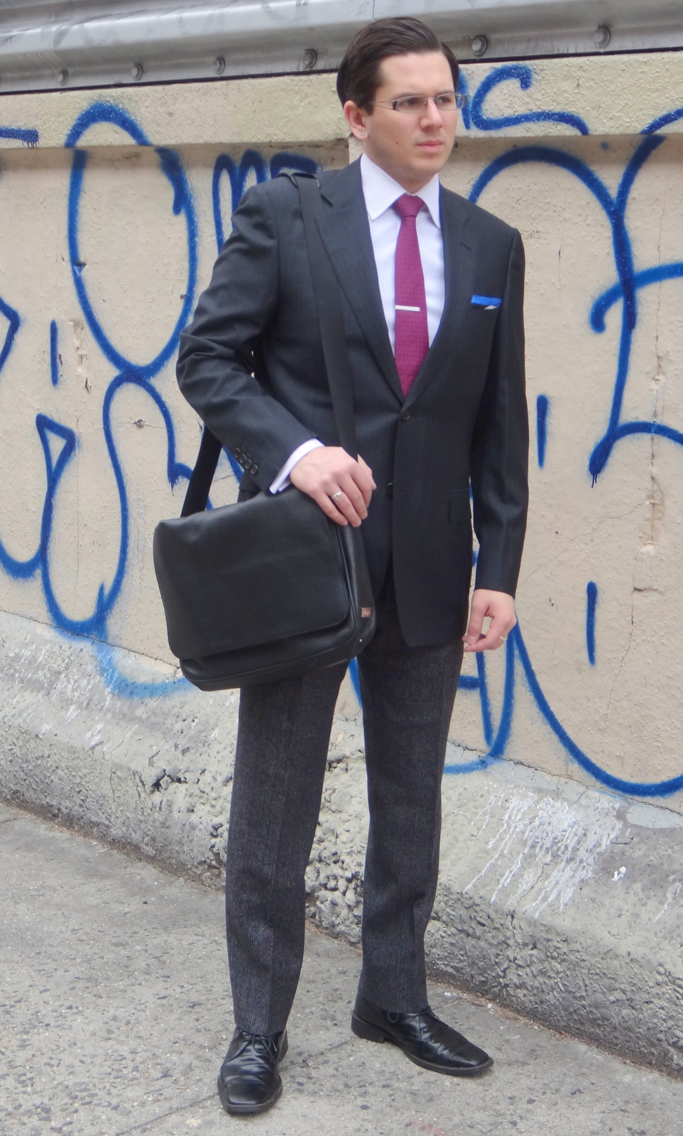 The Shy Stylist - a men's style blog: Style Feature: The Messenger Bag