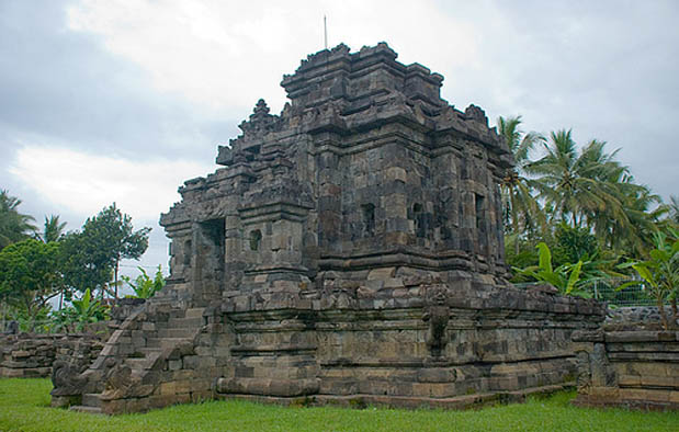 CONTOH CANDI PENINGGALAN HINDU BUDHA DI INDONESIA BESERTA