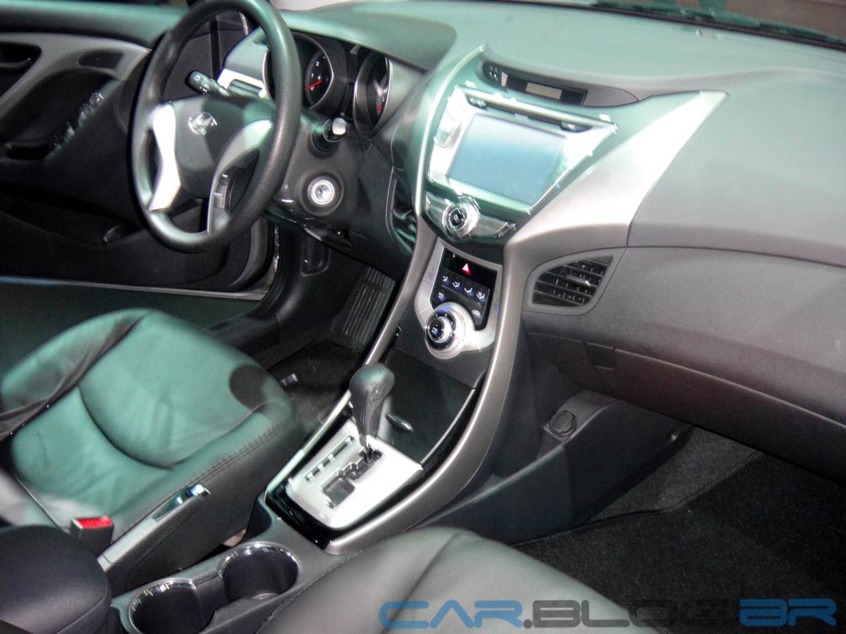 Hyundai Elantra 2.0 Flex fotos e especificações técnicas