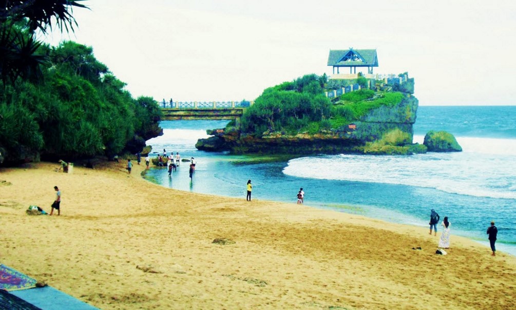 Pantai Krakal Gunungkidul, Tempat Surfing Dan Pemandangan Alam Indah di