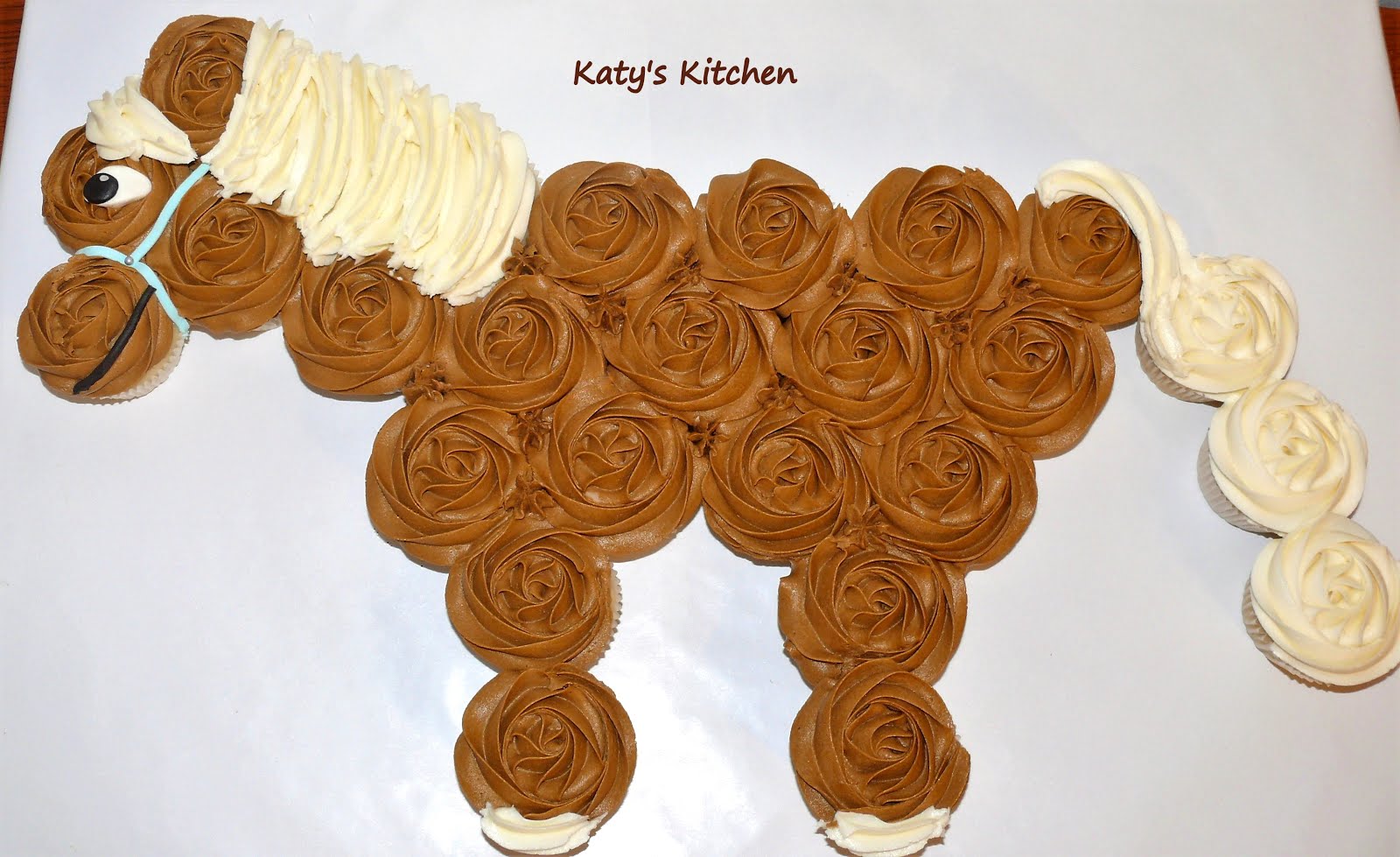 Katy's Kitchen Horse/Pony Pull Apart Cupcake Cake