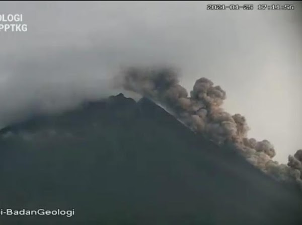 Gunung Merapi Erupsi Luncurkan Awan Panas Sejauh 1,2 Km