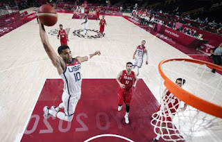  EEUU se recupera de traspiés en debut; aplasta 120-66 a Irán en baloncesto
