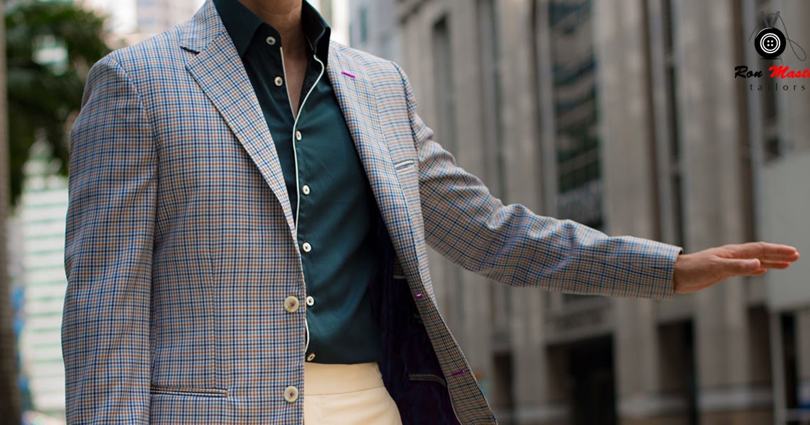 Do your coat. Обувь под серое пальто. Мужчина в пальто. Застегнуть лицо. Buying a coat.