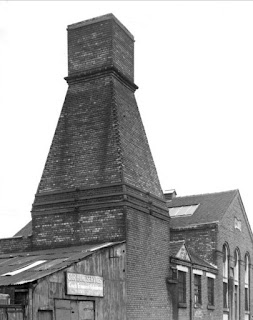 Calcining kilns Dalehall Mills Ltd., Adkins Street, Cobridge, Stoke-on-Trent photo D. Morris c1975