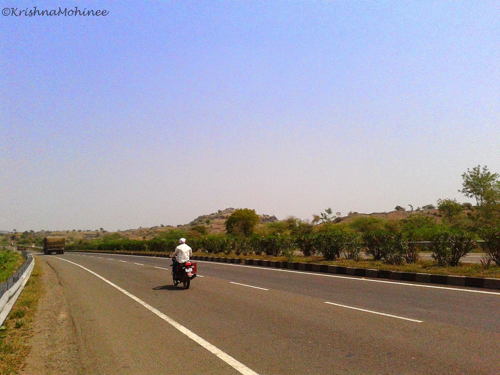 Image: Mumbai-Agra highway 