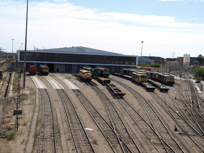 Detenido un hombre tras realizar graffitis en los vagones de los trenes que se encuentran en los talleres de ADIF en Valencia