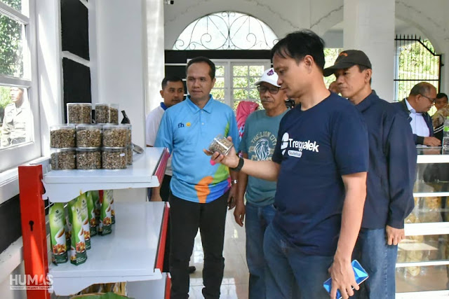 Calon Investor Melihat Banyak Peluang Usaha di Perkebunan Kopi Dilem Wilis