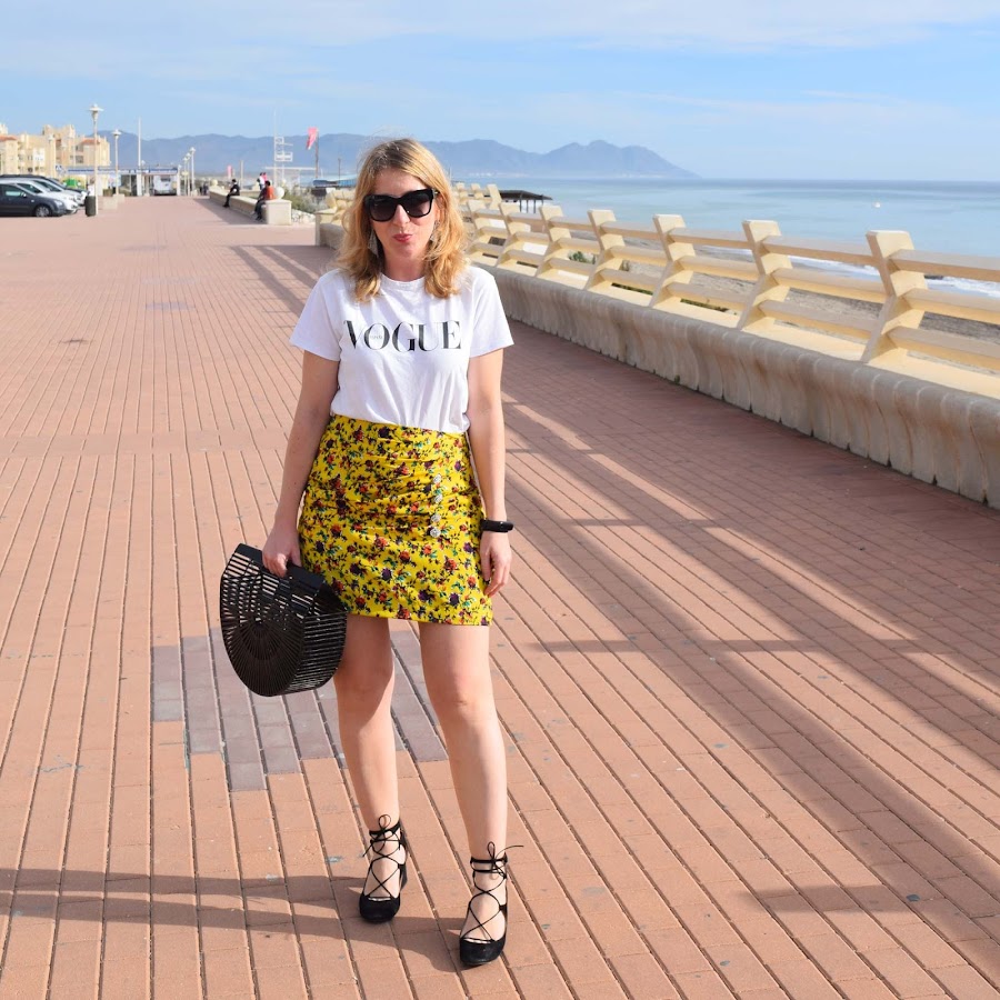 Sunny_november_skirt_biker_look