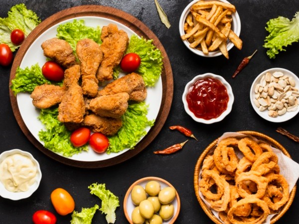 5 أطعمة يجب تجنبها لأصحاب البشرة الدهنية