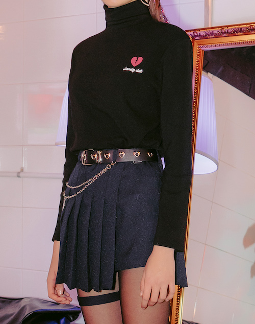 LONELY CLUB Asymmetric Hem Pleated Mini Skirt