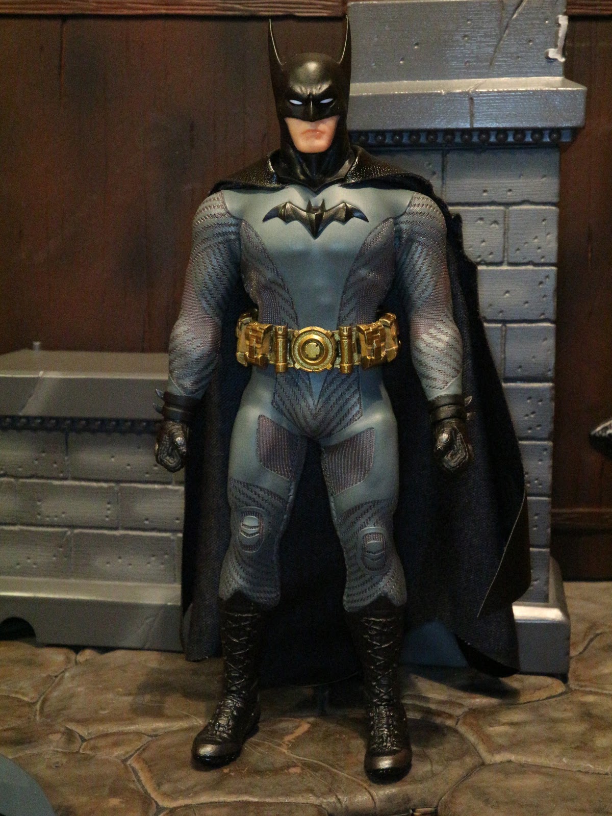 Action Figure Barbecue: Action Figure Review: Batman: Ascending Knight from  One:12 Collective: DC Universe by Mezco