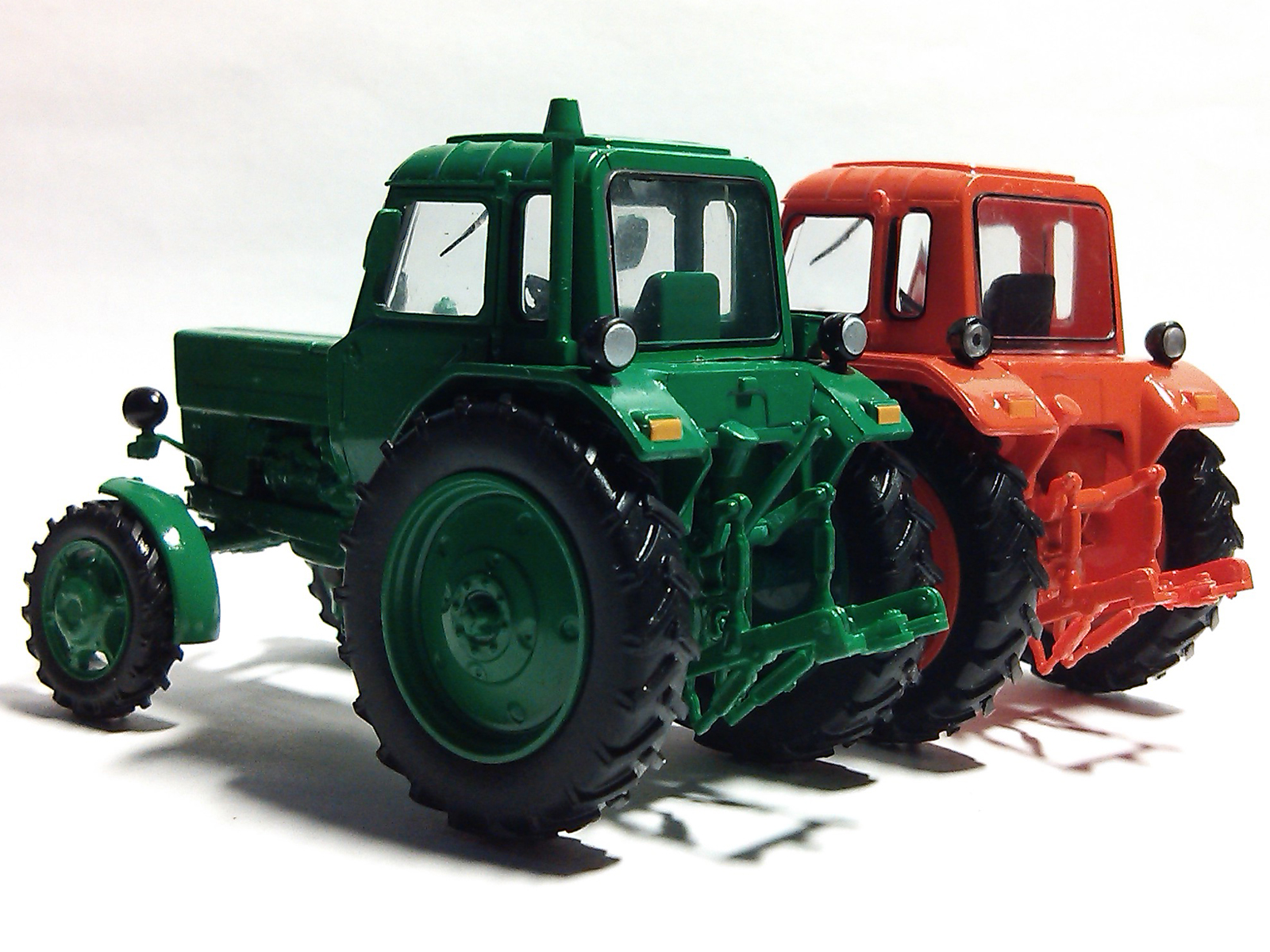 выпуск трактор. хтз хтз-7, 1950. выпуск трактор. дт-75 второго поколения. дт 75 машина.