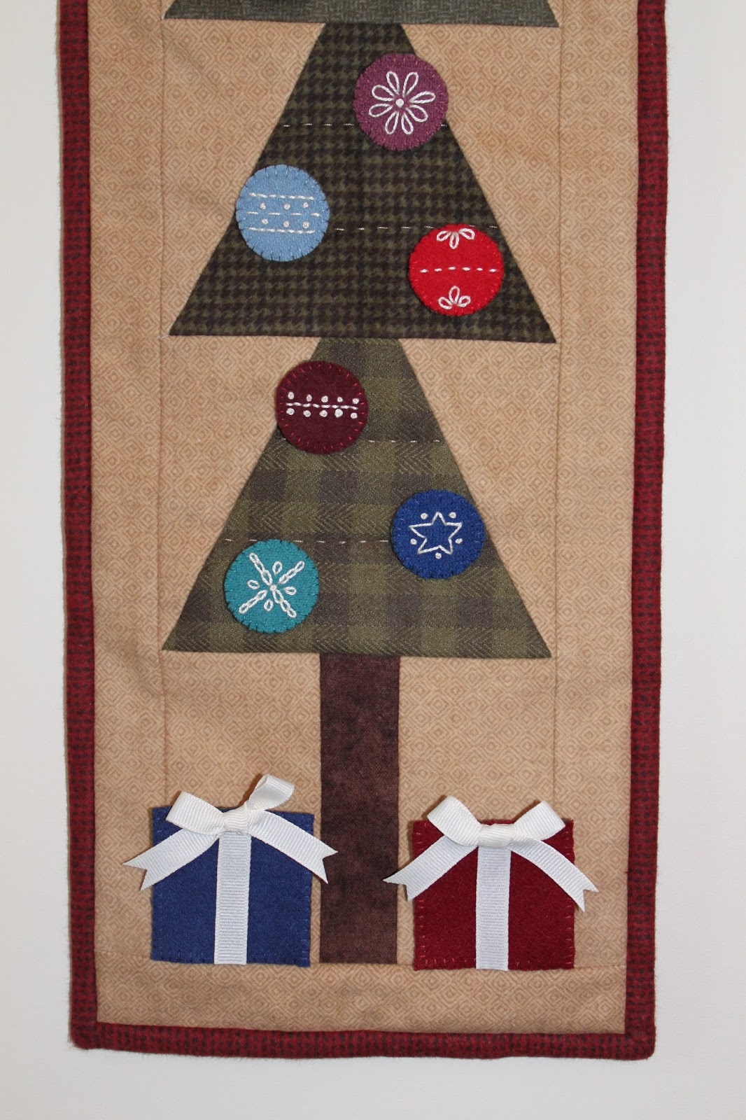 Jen Daly Quilts: Best Christmas Quilts 2013 - Fabric Giveaway