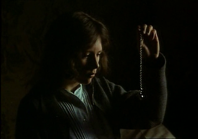 Poema ES OTRA LA LLAVE, HIJA DE DIOS, de Antonio Medinilla; Fotograma de El Sur, de Victor Erice; Libro de Referencia:Neus Aguado, "Intimidad de la fiebre”, Col. «La piedra que habla», Ed. El Toro de Barro, Carlos Morales ed., Tarancón de Cuenca, 2005, PVP 10 euros. edicioneseltorodebarro@yahoo.es Poema ES OTRA LA LLAVE, HIJA DE DIOS, de Antonio Medinilla; Fotograma de El Sur, de Victor Erice; Libro de Referencia:Neus Aguado, "Intimidad de la fiebre”, Col. «La piedra que habla», Ed. El Toro de Barro, Carlos Morales ed., Tarancón de Cuenca, 2005, PVP 10 euros. edicioneseltorodebarro@yahoo.es