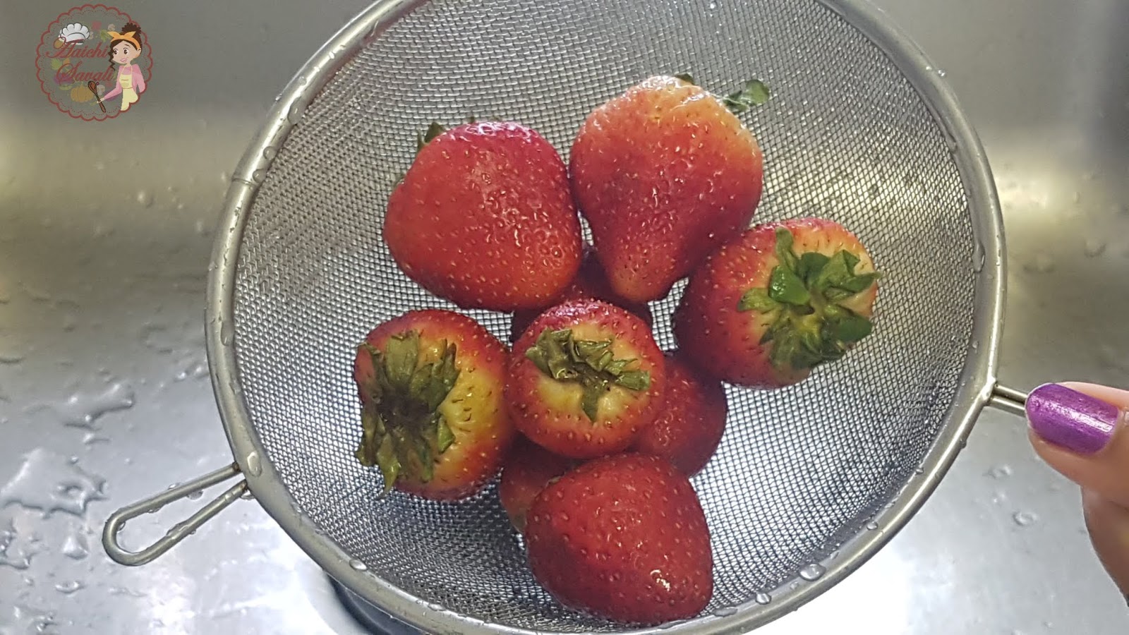 How To Clean And Keep Strawberries Fresh With Vinegar Aaichi Savali