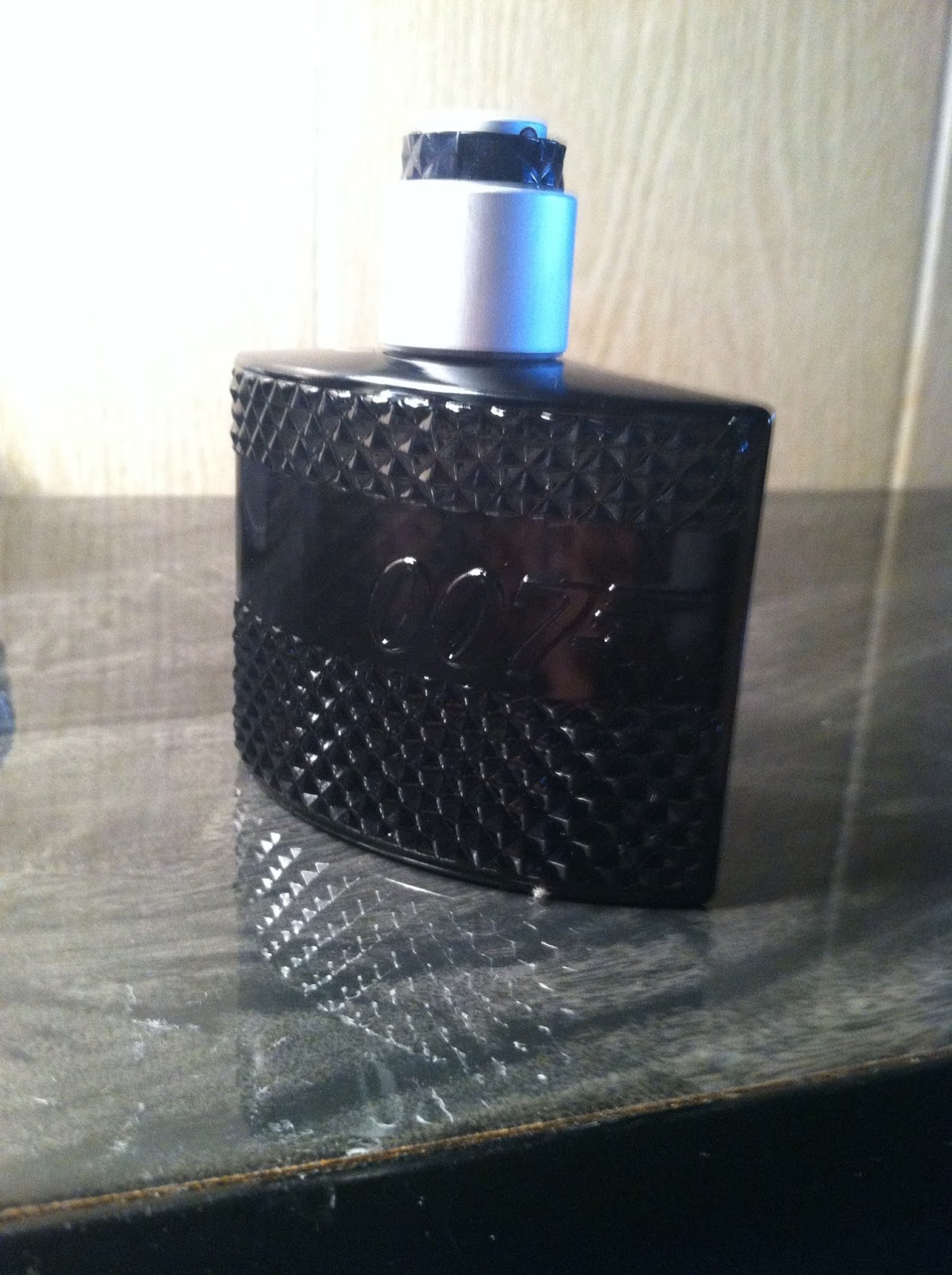 THE WORLD OF BOND World Of Bond Product Review 007 Signature