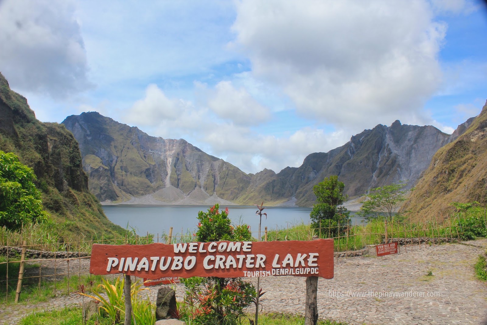 pinatubo crater trek