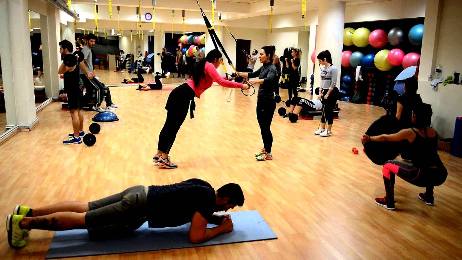 Арт фитнес цены. Боди-арт фитнес тренировка видео. Арта Джим Галина ройнбург. Gym Team видео.